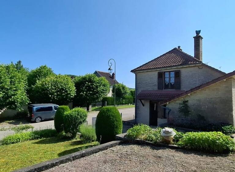 Maison à vendre 115 500 € 8 pièces 5<br/>chambres 152 m²<br/>superficie 645 m²<br/>terrain Cunfin 10360