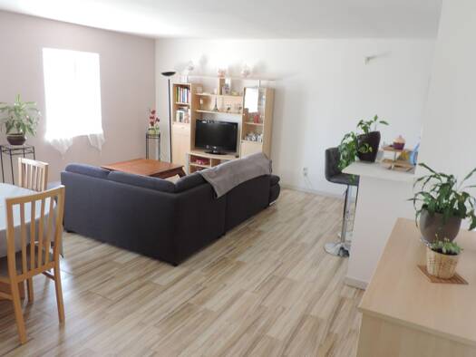 Appartement à vendre 119 000 € 3 pièces 2 chambres 71 m² Étage 2/2 Donzère 26290