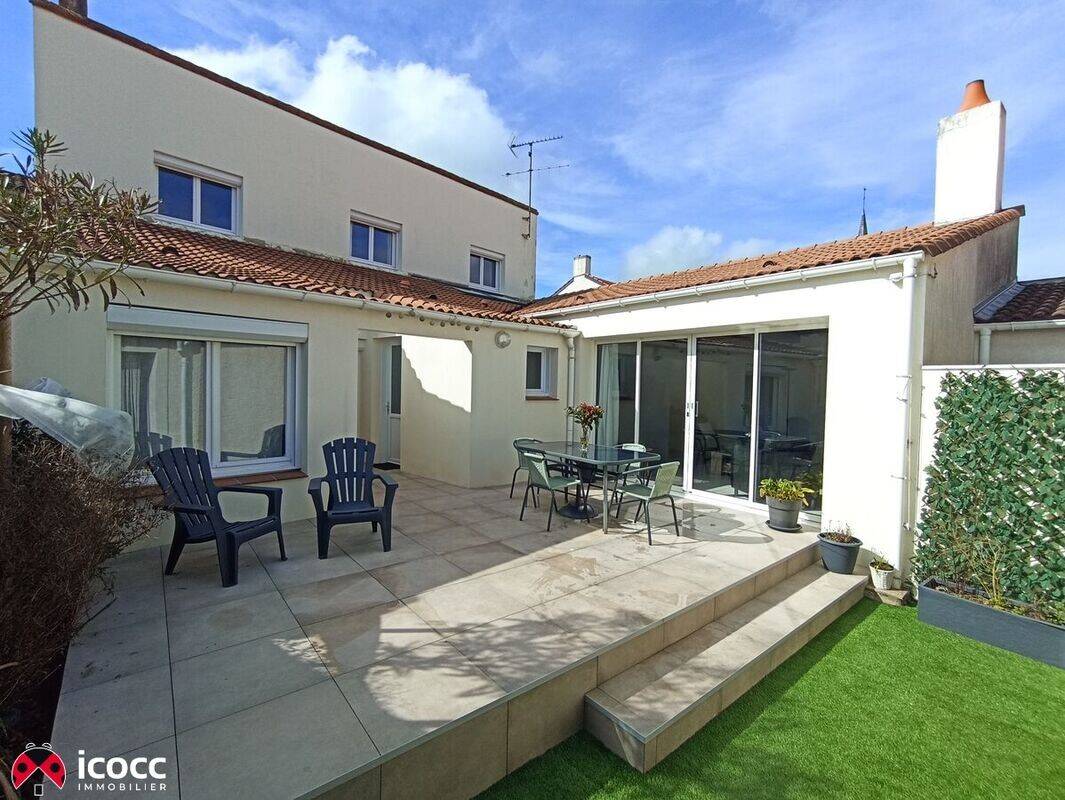 Maison à vendre, 157m², NIEUL LE DOLENT