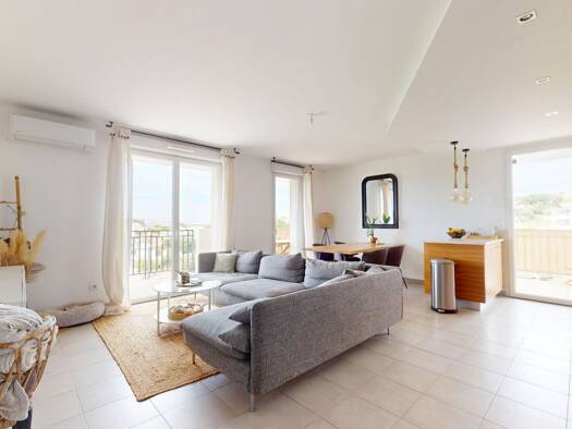 Appartement à vendre 430 000 € 4 pièces 3 chambres 80 m² Étage 2/3 Nord Plan-de-Cuques 13380