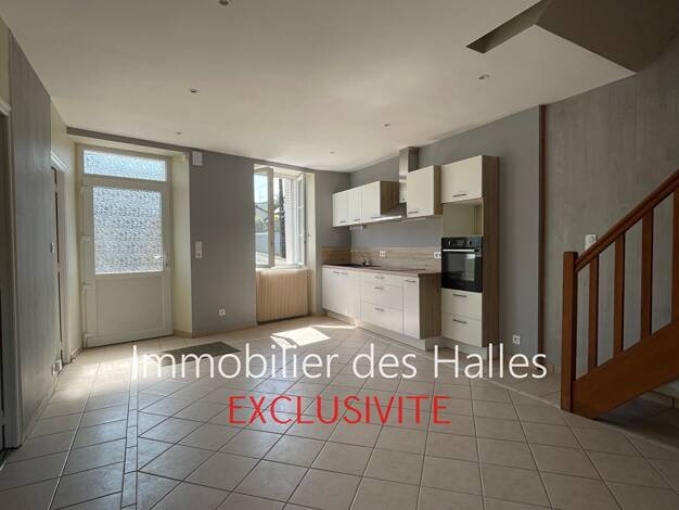 Maison à vendre 118 500 € 4 pièces 2 chambres 57 m² 171 m² de terrain Ouest Craon 53400