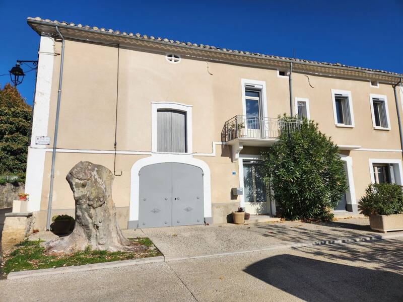 Maison à louer, 121m², RASTEAU