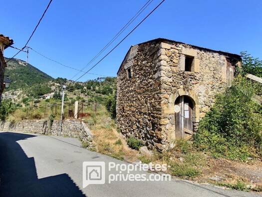 Maison à vendre 105 000 € 1 pièce 1 chambre 19 m² 5 100 m² de terrain Utelle 06450