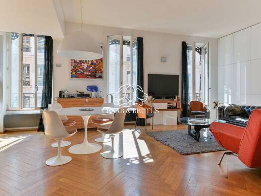 Appartement à vendre - de 1.1M € 3 pièces 2 chambres 104 m² Étage 3/5 Lyon 1er arrondissement 69001