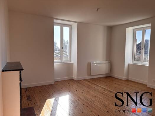 Appartement à louer 650 € 3 pièces 2 chambres 58 m² Étage 1/2 Sèvremont 85700