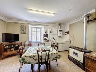 Appartement à vendre 85 000 € 3 pièces 2 chambres 72 m² Dernier étage, Étage 1/1 La Condamine Chatelard 04530
