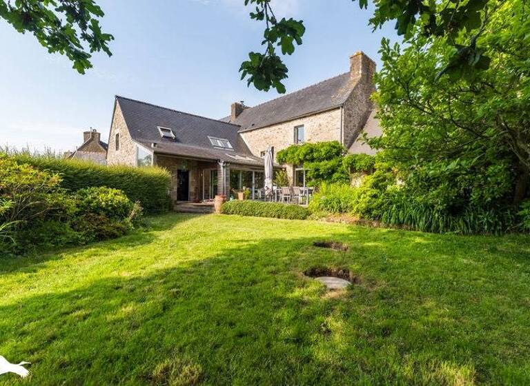 Maison à vendre 472 500 € 9 pièces 5<br/>chambres 193 m²<br/>superficie 1 296 m²<br/>terrain Ploumilliau 22300