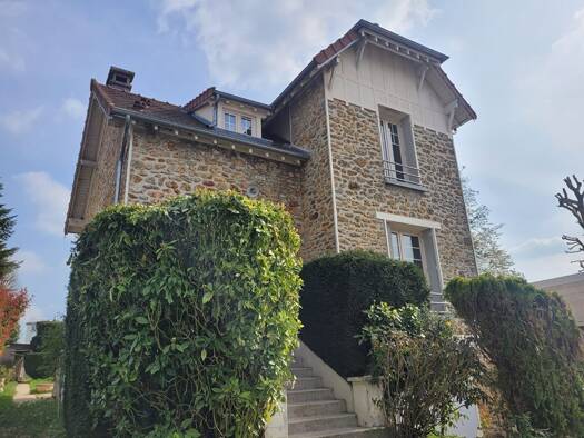 Maison à louer 1 050 € 4 pièces 3 chambres 101 m² 500 m² de terrain Est Sud Ouest La Ferté-sous-Jouarre 77260