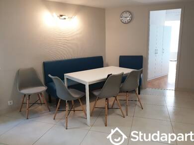 Appartement à louer 769 € 1 pièce 2 chambres 14 m² 1er étage Les Closeaux-Les Martinets Le Kremlin-Bicêtre 94270