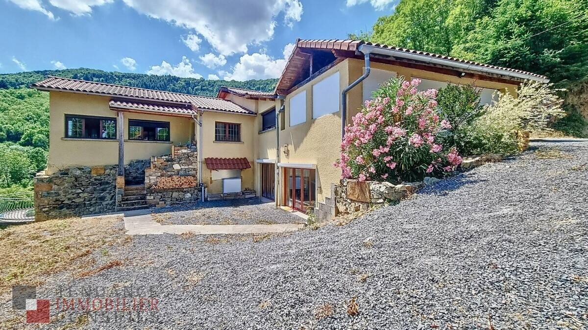 Maison à vendre, 530m², VAUX EN BEAUJOLAIS