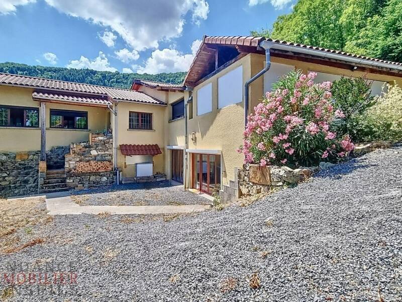 Maison à vendre, 530m², VAUX EN BEAUJOLAIS