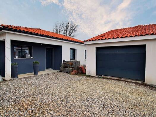 Maison de plain-pied à vendre 237 825 € 4 pièces 3 chambres 96 m² 505 m² de terrain Égliseneuve-près-Billom 63160