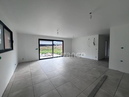 Maison de plain-pied à vendre - neuf 295 000 € 4 pièces 3 chambres 100 m² 944 m² de terrain Adé 65100