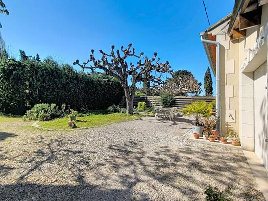 Maison à vendre 298 000 € 4 pièces 2 chambres 77 m² 1 539 m² de terrain Campagne Sénas 13560