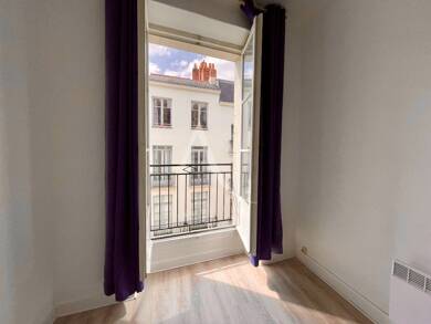 Appartement à louer 459 € 1 pièce 20 m² Dernier étage, Étage 3/3 Nantes 44000