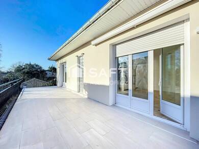 Appartement à louer 1 620 € 5 pièces 3 chambres 121 m² Étage 1/1 Caupian-Sans Souci Saint-Medard-en-Jalles 33160