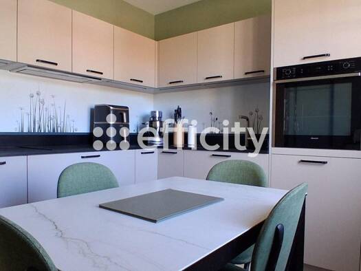 Maison de plain-pied à vendre 255 000 € 6 pièces 3 chambres 100 m² 570 m² de terrain Alençon 61000