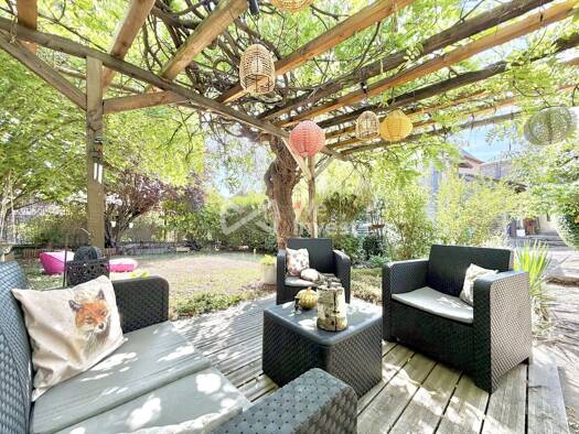 Maison à vendre 274 900 € 6 pièces 4 chambres 200 m² 809 m² de terrain Thuret 63260
