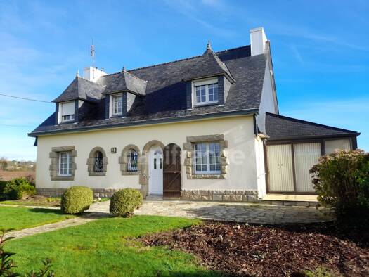 Maison à vendre 233 650 € 6 pièces 4 chambres 158 m² 1 080 m² de terrain Quéménéven 29180