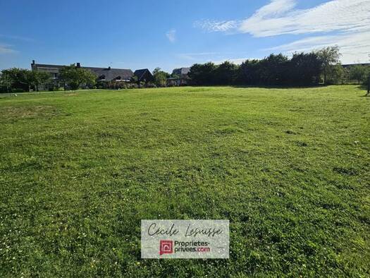 Terrain constructible viabilisé à vendre 79 000 € 1 054 m² de terrain Saint-Antoine-la-Forêt 76170