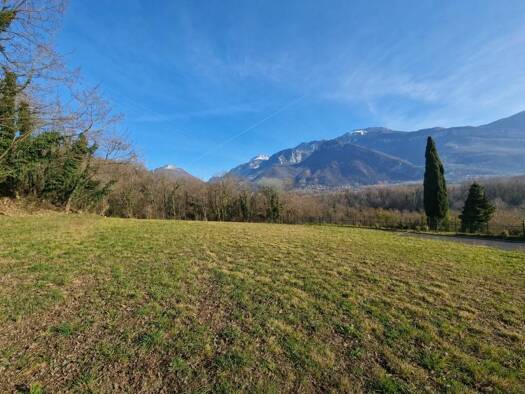 Terrain constructible à vendre 215 000 € 1 180 m² de terrain Veurey-Voroize 38113