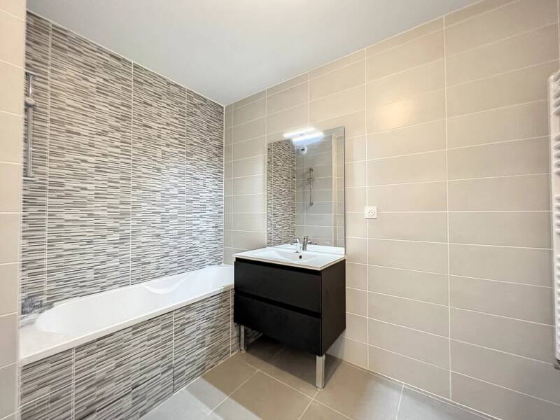 Maison à louer, 69m², BRON