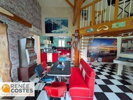 Maison de plain-pied en viager 430 000 € 8 pièces 6 chambres 377 m² 4 975 m² de terrain Grézac 17120