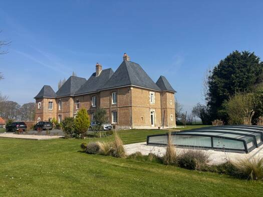 Maison à vendre 1 575 000 € 23 pièces 16 chambres 600 m² 10 000 m² de terrain Eu 76260