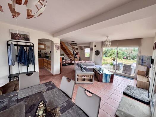 Maison à vendre 262 000 € 5 pièces 3 chambres 134 m² 1 100 m² de terrain Le Folgoët 29260