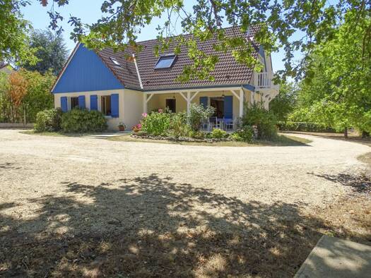 Maison de plain-pied à vendre 206 000 € 8 pièces 5 chambres 173 m² La Chapelle-Montmartin 41320
