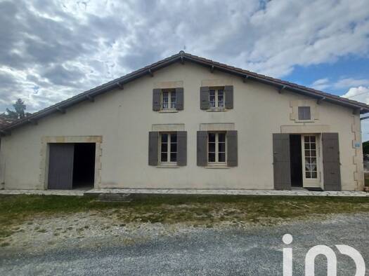 Maison à vendre 187 900 € 5 pièces 4 chambres 113 m² 880 m² de terrain Neuillac 17520