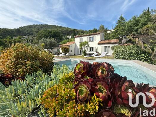 Maison à vendre 680 000 € 6 pièces 5 chambres 145 m² 1 379 m² de terrain Solliès-Toucas 83210