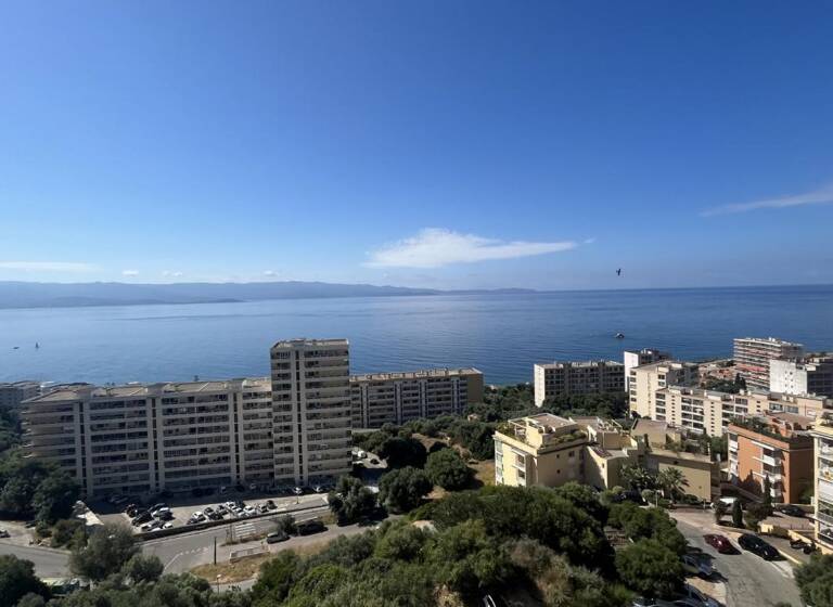 Appartement à louer 1 500 € 3 pièces 2<br/>chambres 75 m²<br/>superficie 6/9<br/>étage Résidence des Îles Ajaccio 20000