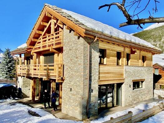 Chalet à vendre 3 480 000 € 10 pièces 8 chambres 370 m² 815 m² de terrain Serre Chevalier 05240