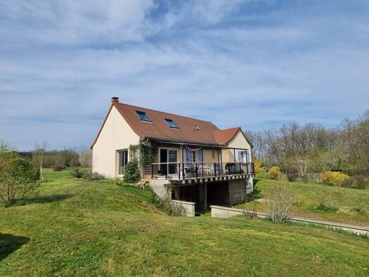 Maison à vendre 243 000 € 5 pièces 4 chambres 140 m² 5 115 m² de terrain Lys-Saint-Georges 36230