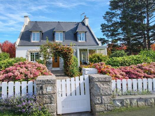 Maison de plain-pied à vendre 245 850 € 5 pièces 4 chambres 110 m² 572 m² de terrain Madeleine-Ty Dour Morlaix 29600