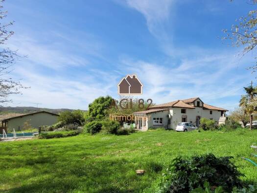 Maison de plain-pied à vendre 217 000 € 5 pièces 4 chambres 154,7 m² 2 399 m² de terrain Cordes-Tolosannes 82700