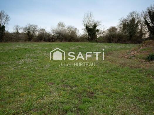 Terrain constructible à vendre 22 000 € 2 170 m² de terrain Saint-Martin-de-Saint-Maixent 79400