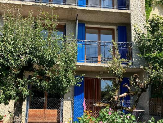 Maison à louer 2 400 € 5 pièces 3 chambres 150 m² Gex 01170