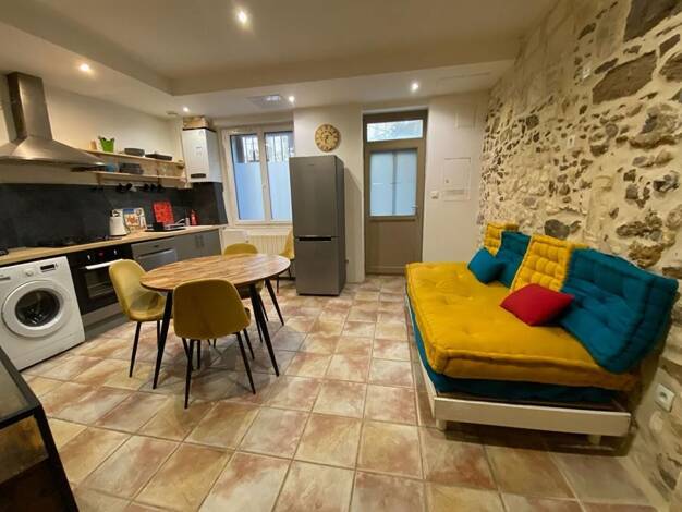 Appartement à louer 837 € 3 pièces 2 chambres 63 m² RDC/3 Centre Ville-Cavalerie-Hauture Arles 13200