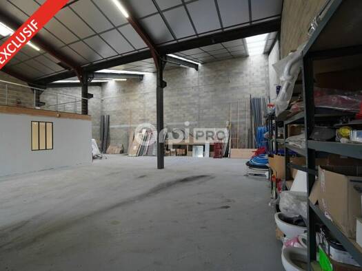 Local d'activités à vendre 320 000 € 312 m² d'espace de stockage Chenôve 21300