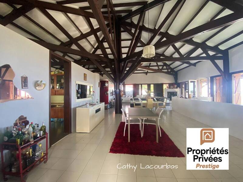 Maison à vendre, 276m², PETIT BOURG