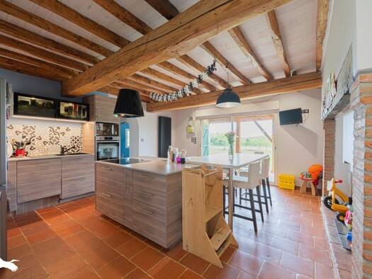 Maison à vendre 310 000 € 5 pièces 3 chambres 158 m² 2 553 m² de terrain Thil 31530