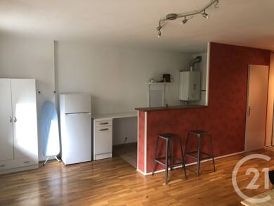 Appartement à louer 654 € 1 pièce 33,3 m² 1er étage Savigny sur Orge 91600