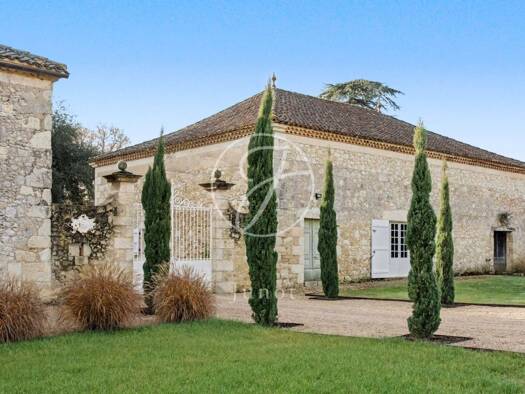 Château à vendre 1 495 000 € 9 pièces 503,1 m² Vic-Fezensac 32190