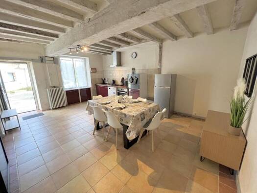 Maison de plain-pied à vendre 90 000 € 3 pièces 2 chambres 58 m² 178 m² de terrain Thorigné-sur-Dué 72160