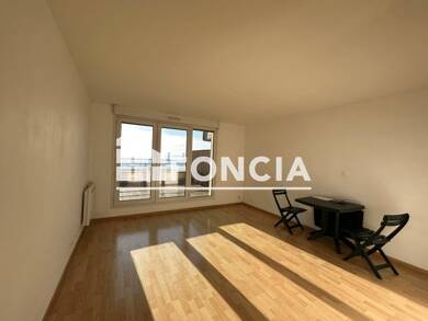 Appartement à louer 490 € 1 pièce 24,9 m² 3ème étage Coteaux Ouest-Pasteur Rouen 76000