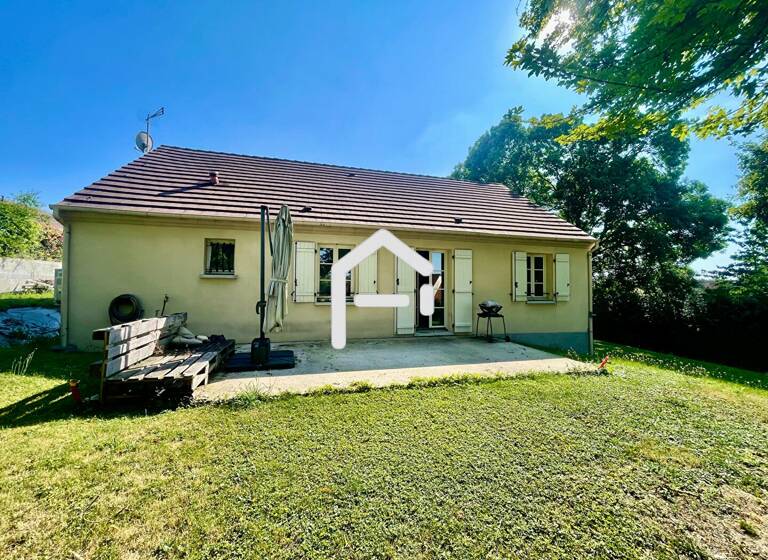 Maison à vendre 163 000 € 4 pièces 3<br/>chambres 81 m²<br/>superficie 800 m²<br/>terrain Lindry 89240
