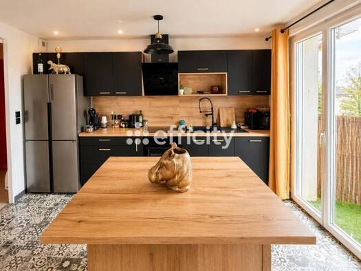 Appartement à vendre 189 000 € 4 pièces 3 chambres 92 m² Étage 1/2 Ateliers SNCF Chenôve 21300