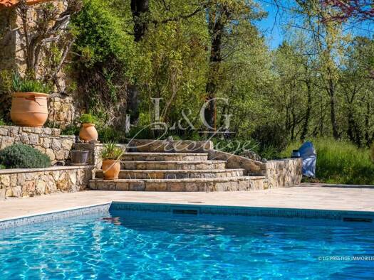 Maison à vendre 959 000 € 5 pièces 4 chambres 150 m² 22 058 m² de terrain Saint-Paul-en-Forêt 83440